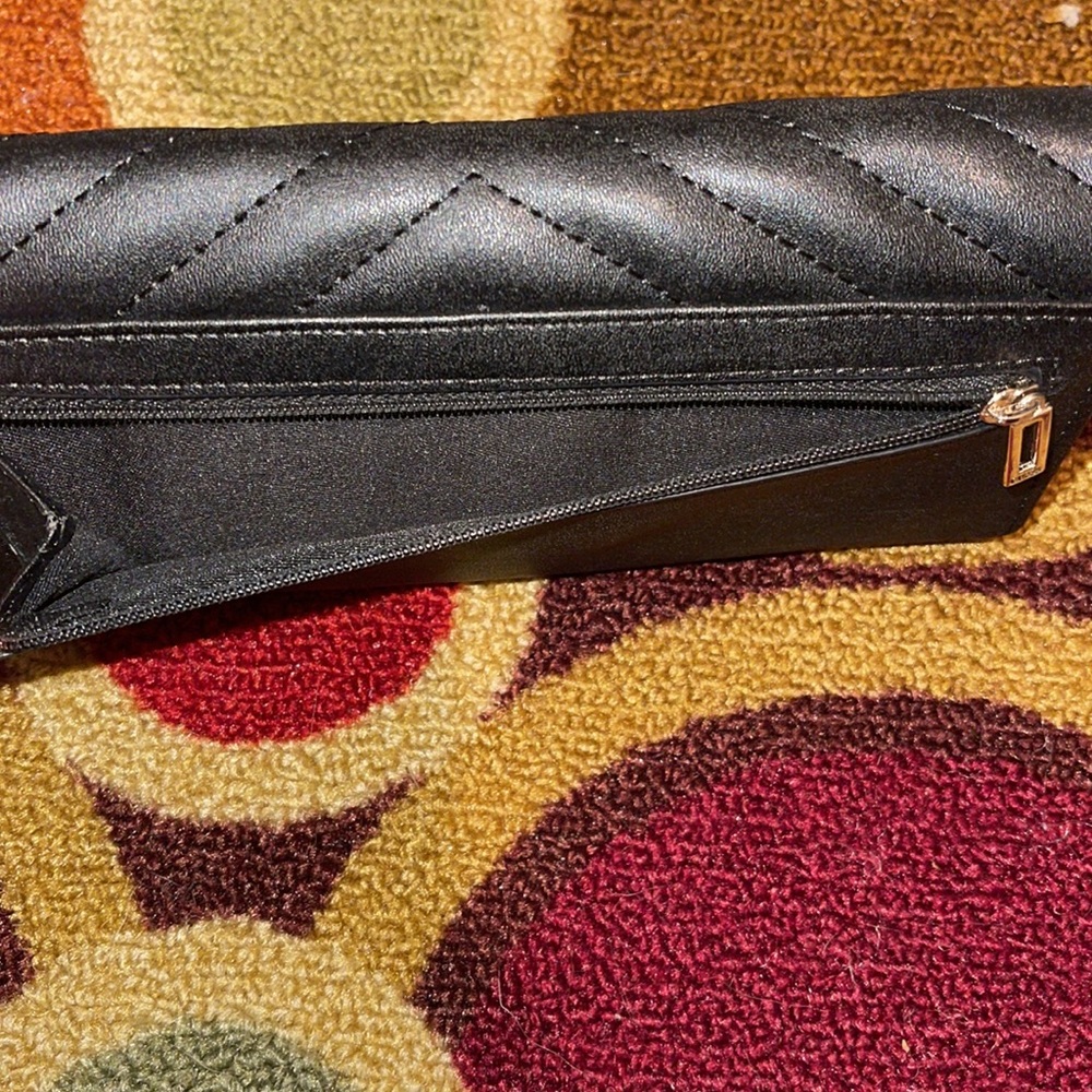 Black Guess Wallet - Picture 5 of 5